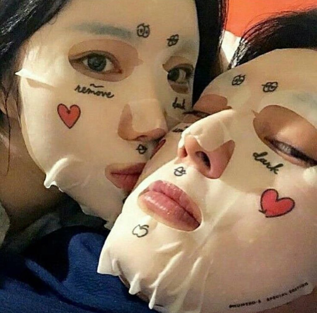 фото пары в масках для лица